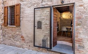 B&B Luxury Apartment Suite Gubbio 2 Camere E Divano Letto