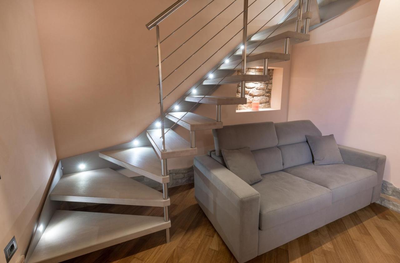 B&B Luxury Apartment Suite Gubbio 2 Camere E Divano Letto Exterior foto